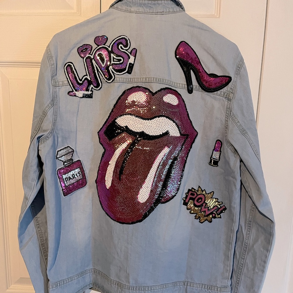 Jeans jacket with decorations pink